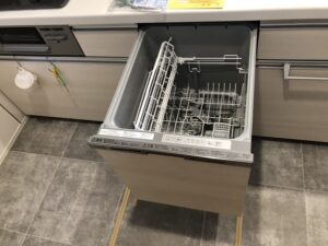 建売キッチンに食洗機後付け　ファーストプラスキッチン　深型タイプ設置
